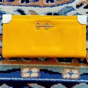 Jessica Simpson wallet. Gently used.